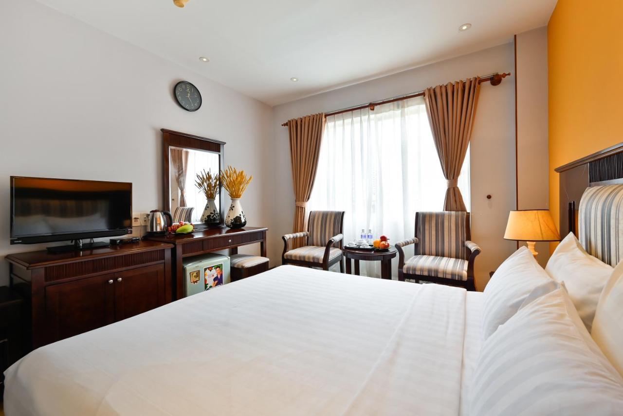 Cherry Hotel- Near Opera House