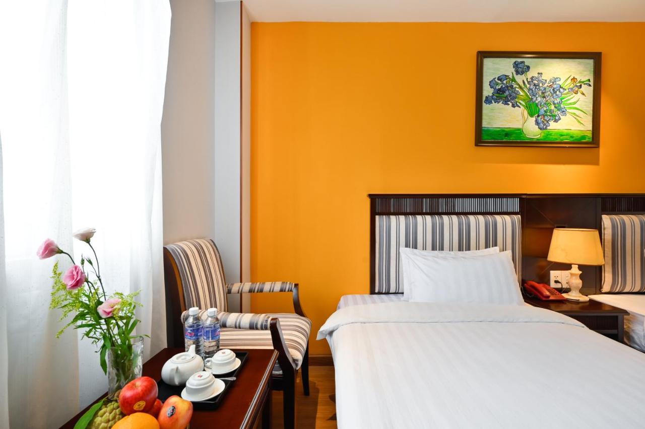 Cherry Hotel- Near Opera House Hotel